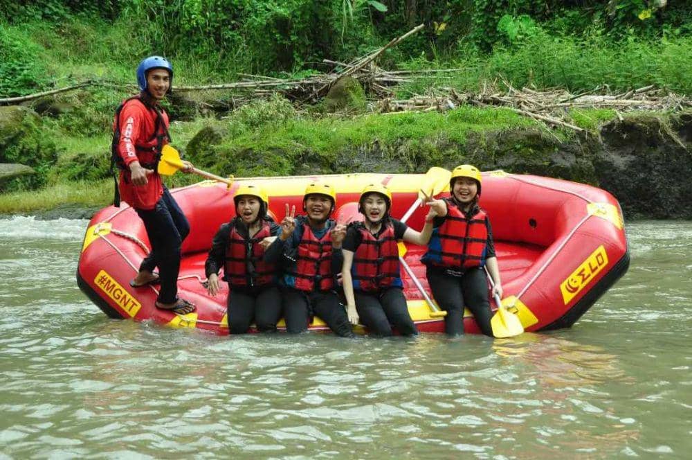rafting di Sungai Elo (instagram.com/banyuelo_rafting)