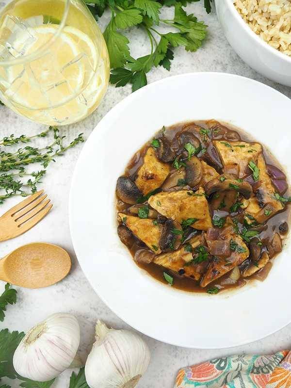 ilustrasi tempeh bourguignon (diannesvegankitchen.com)