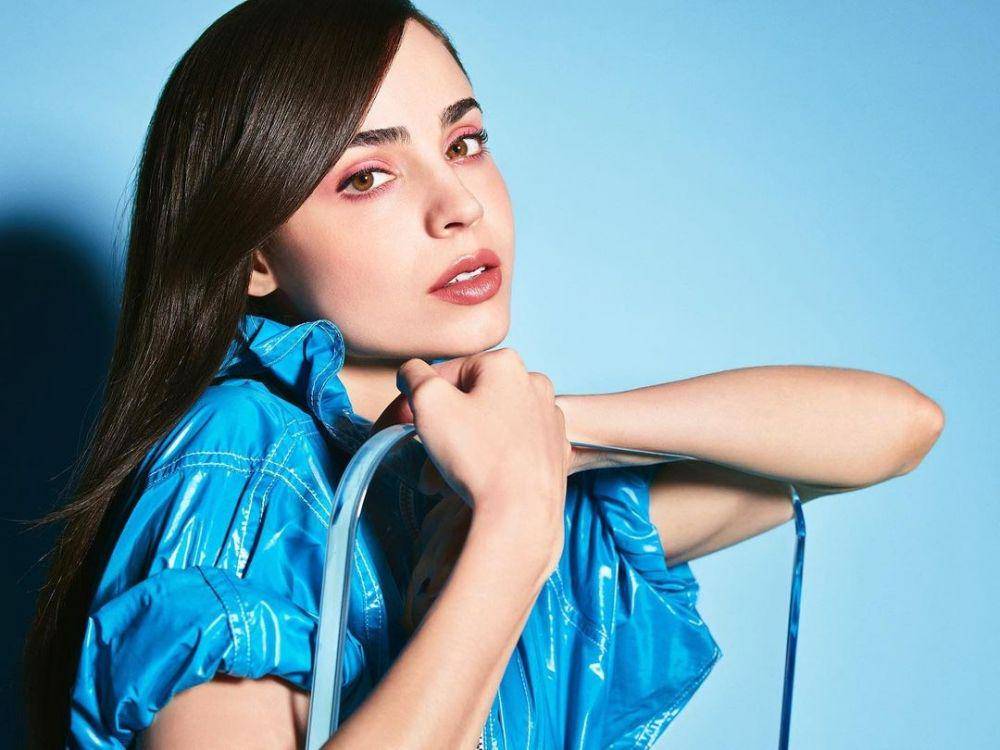 Sofia Carson (instagram.com/sofiacarson)