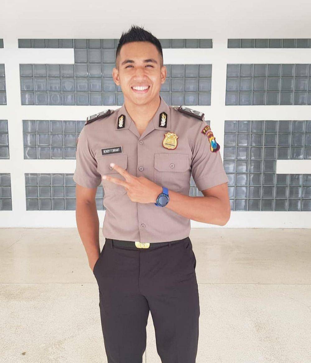 potret Rendy Tamamilang berseragam polisi (instagram.com/tamamilang_team)
