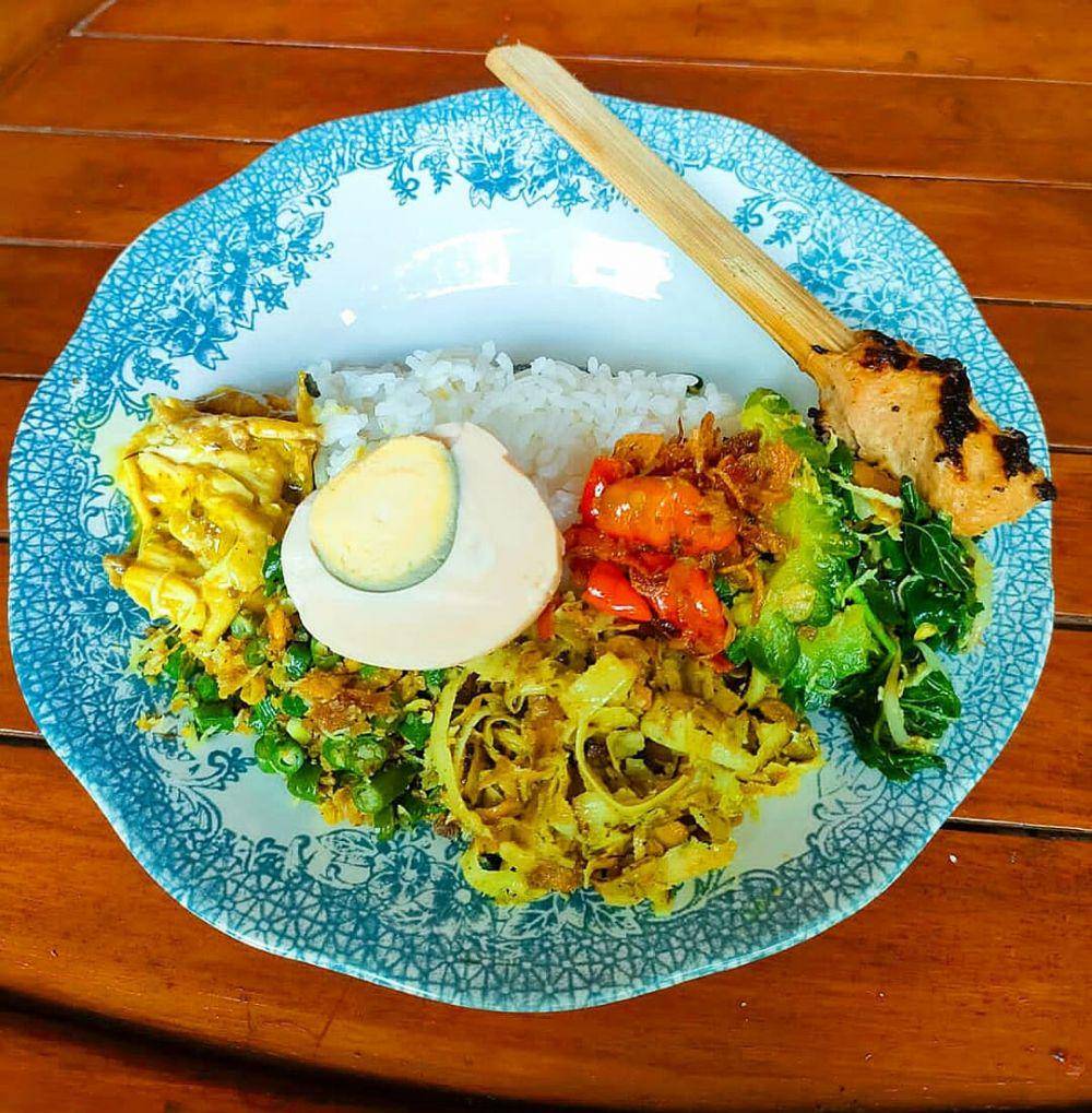 Nasi campur odah perak Bali (instagram.com/wr.nasiodahperak)