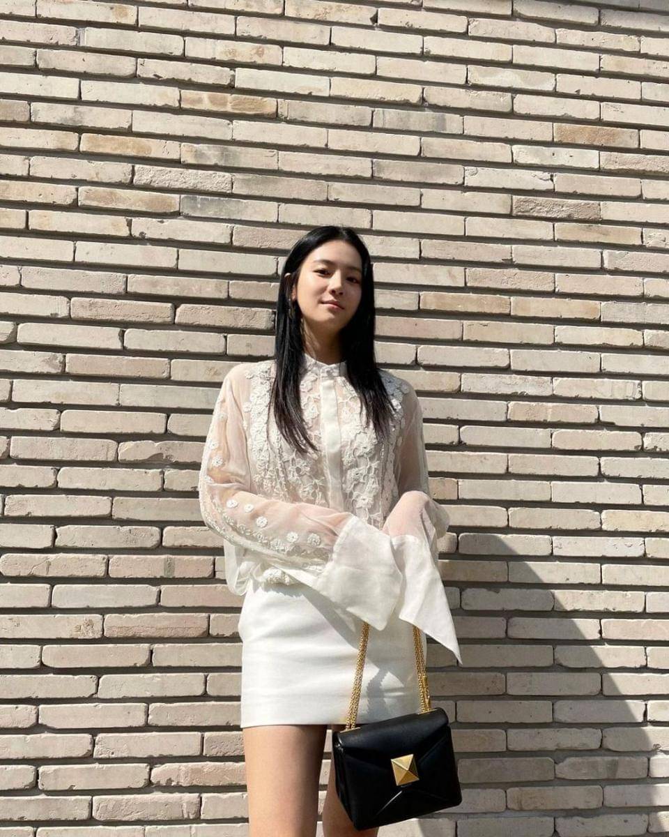 Park Ju Hyun (instagram.com/charmgirl_1005)