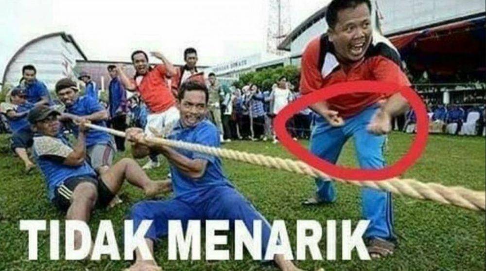 meme lomba tarik tambang (instagram.com/receh.id)