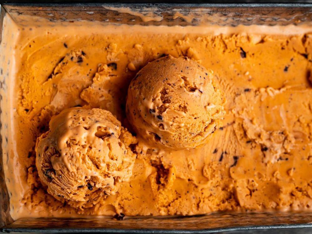 Resep Es Krim Thai Tea yang Lembut dan Manis, Cuma Pakai 5 Bahan!