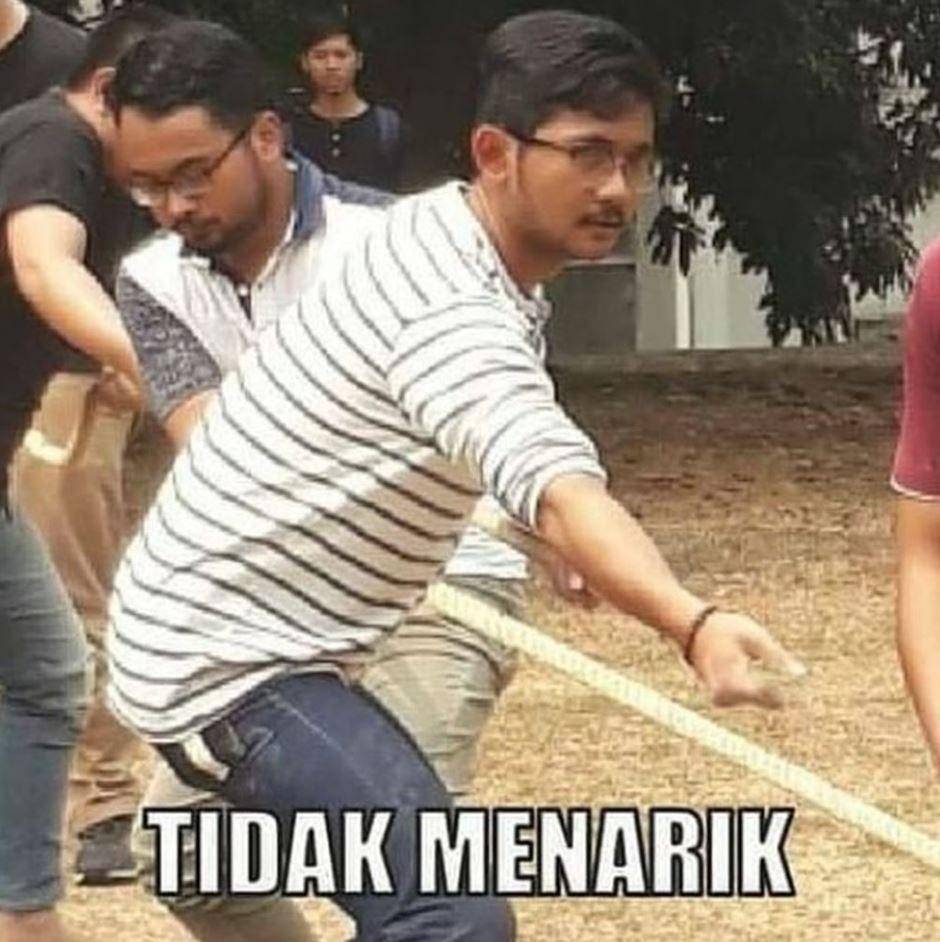 meme lomba tarik tambang (instagram.com/duhreceh)