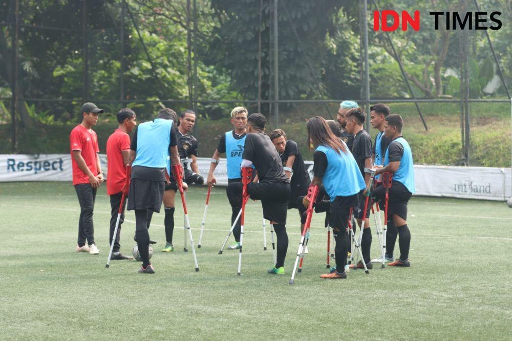 Timnas Amputee Indonesia saat latihan di Lebak Bulus, Jakarta Selatan, Rabu (3/8/2022). (IDN Times/Tino)