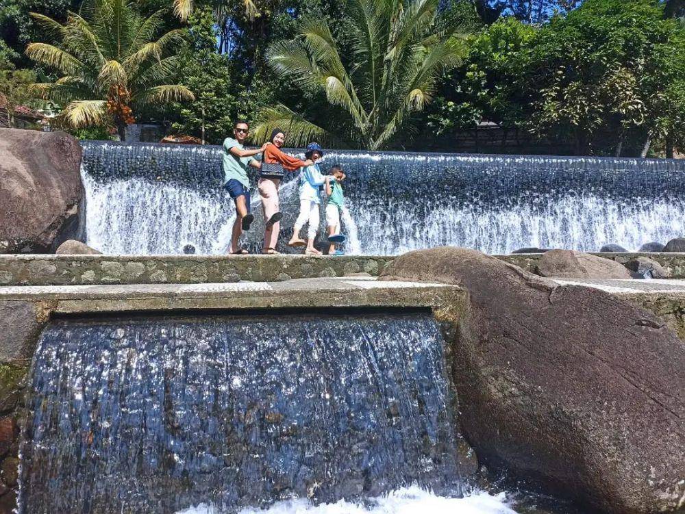 Taman Batu Purwakarta (instagram.com/imas_ijhoy)