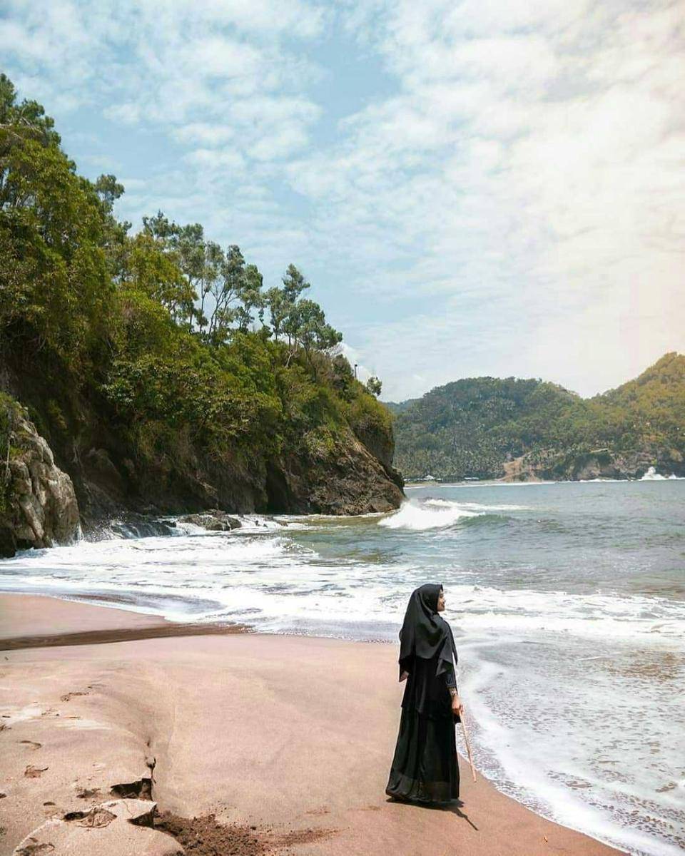 Pantai Lampon (instagram.com/ashya.dil)