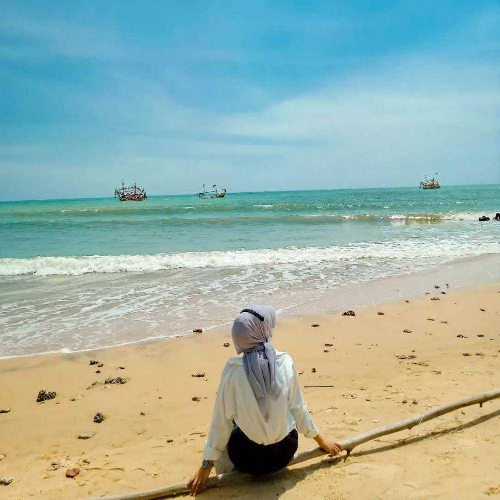 Pantai Lon Malang Sampang (instagram.com/fatiemnenk)