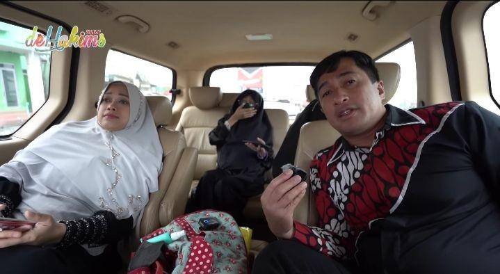 momen keberangkatan Rakana dan Raina (youtube.com/deHakims Junior)