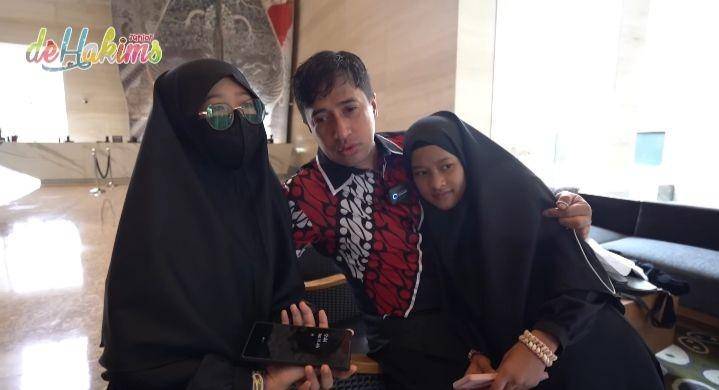 momen keberangkatan Rakana dan Raina (youtube.com/deHakims Junior)
