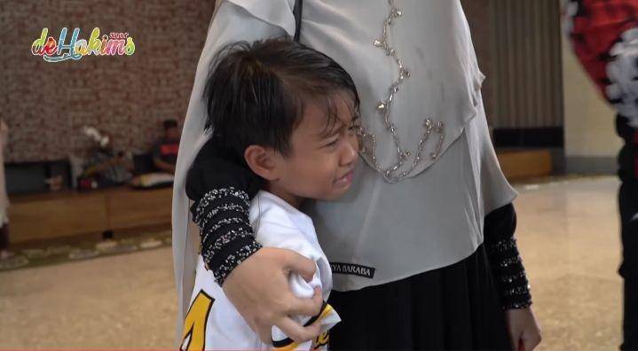 momen keberangkatan Rakana dan Raina (youtube.com/deHakims Junior)