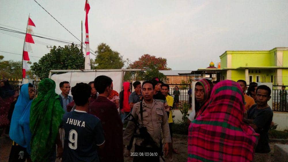 Suasana di lokasi saat kebakaran terjadi. (Dok/Polsek Bolo)
