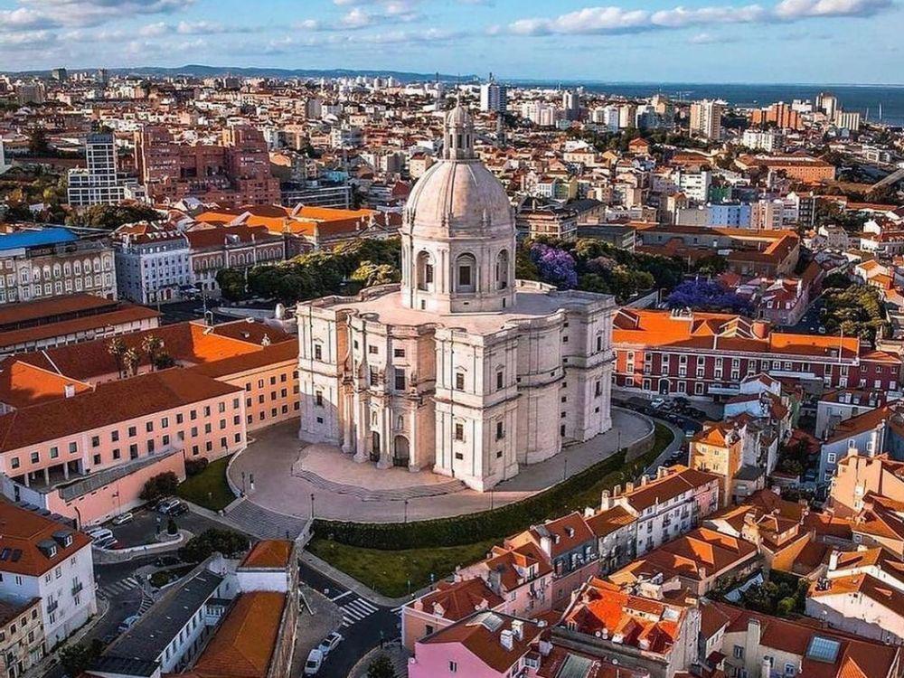 potret Gereja Santa Engracia (instagram.com/world_walkerz)