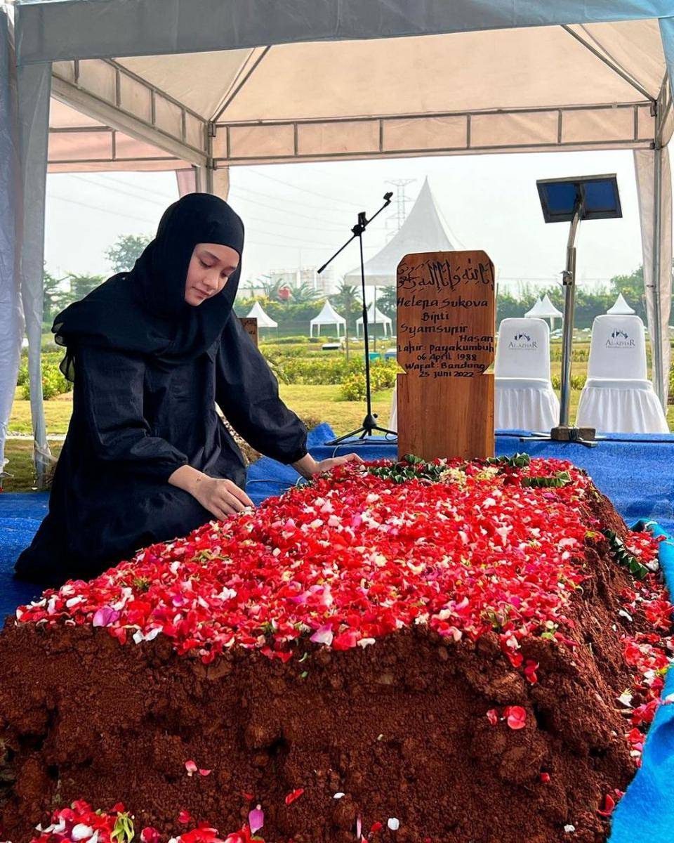 potret Naisa Alifia Yuriza berhijab (instagram.com/naisaalifiayuriza)
