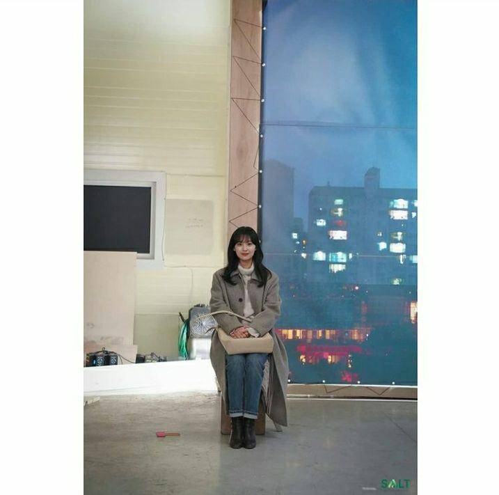 ootd Kim Ji Won (instagram.com/geewonii_pr_crew)