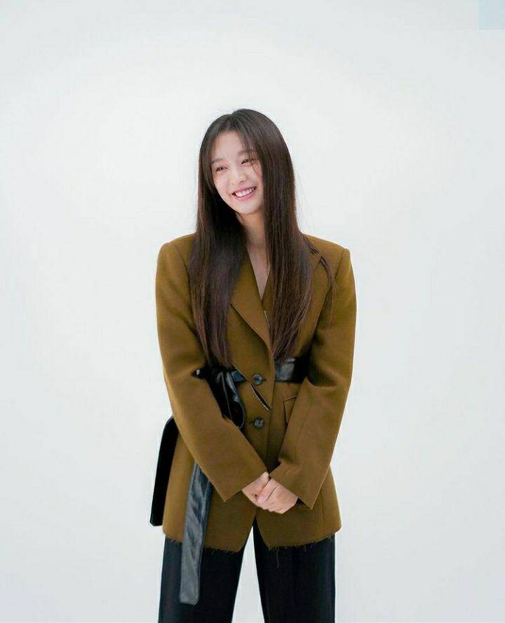 ootd Kim Ji Won (instagram.com/geewonii_pr_crew)