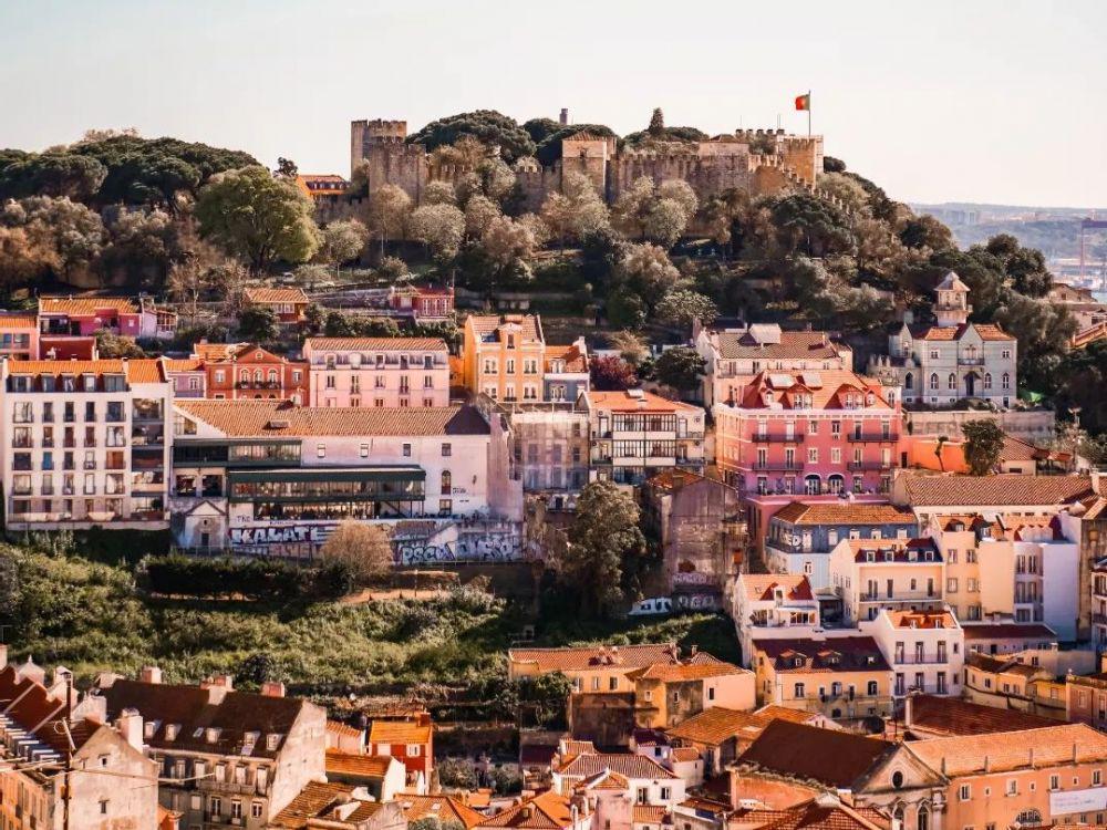 potret Kota Lisbon (instagram.com/vermllllon)