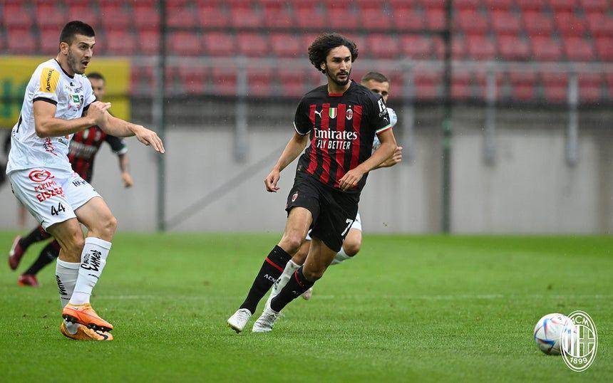 Yacine Adli (acmilan.com)