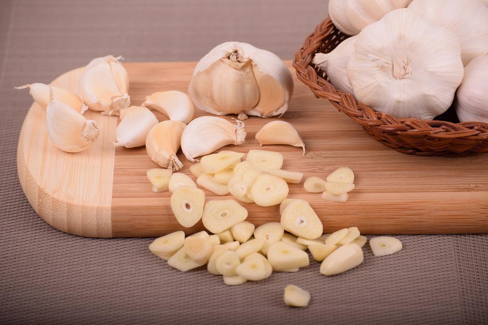 ilustrasi bawang putih kering (pixabay.com/ExplorerBob)