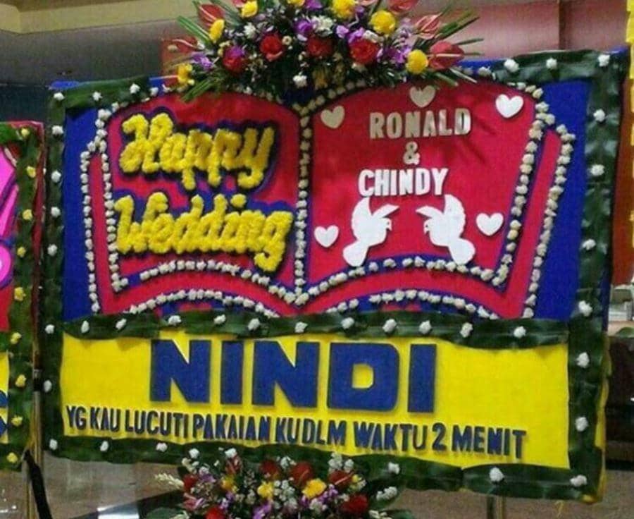 karangan bunga kocak (instagram.com/ngakakkocak)