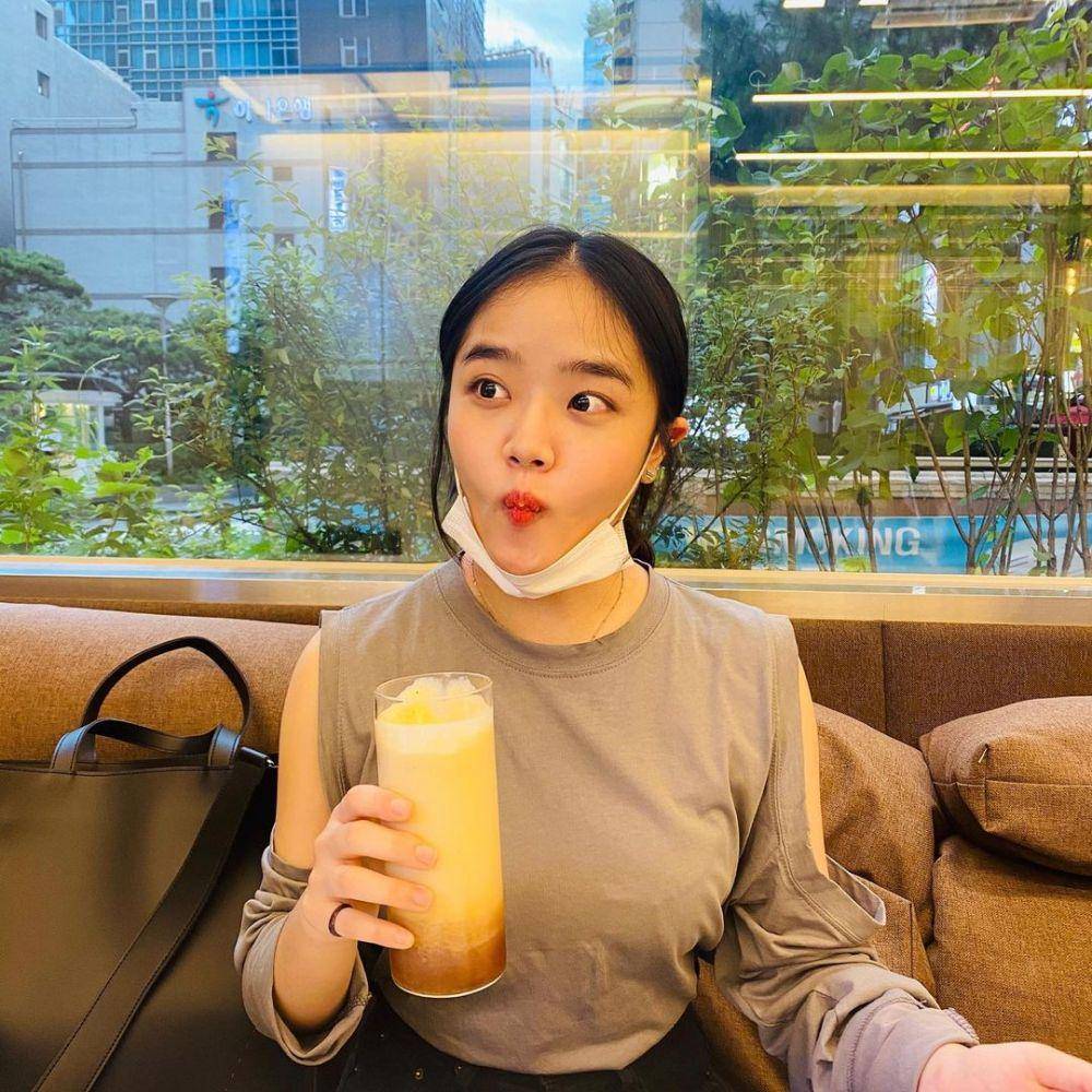 Kim Hyang Gi (instagram.com/kimsmell1)