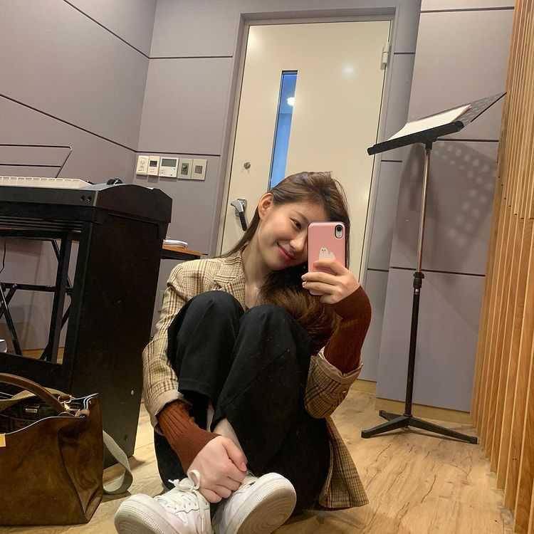 Chaeryeong ITZY (instagram.com/itzy.all.in.us)