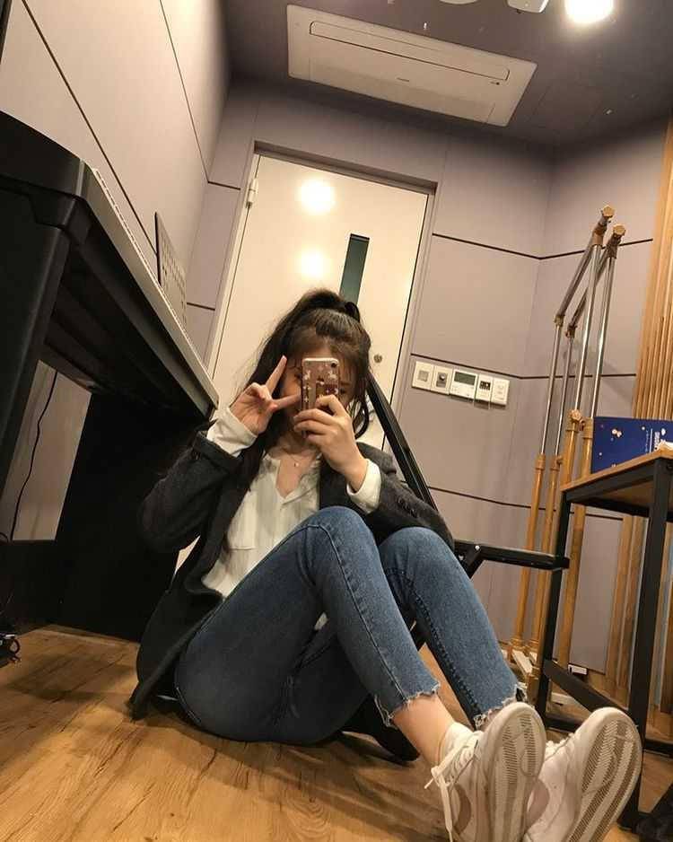 Chaeryeong ITZY (instagram.com/itzy.all.in.us)