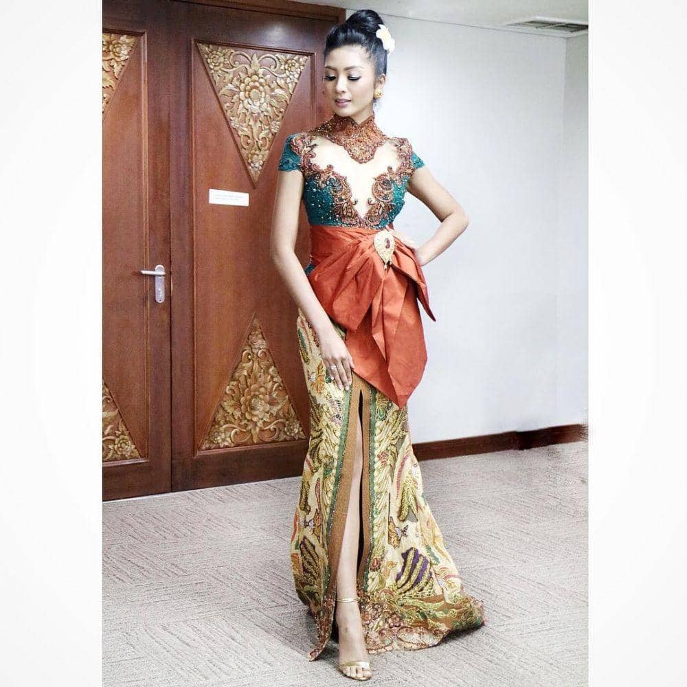 Kebaya ala Fiorenza Liza Purnama (instagram.com/lizaellyp)
