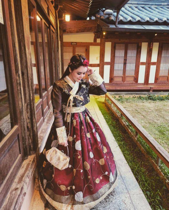potret liburan Tintin Rayner ke Korea (instagram.com/tintinrayner_athome)