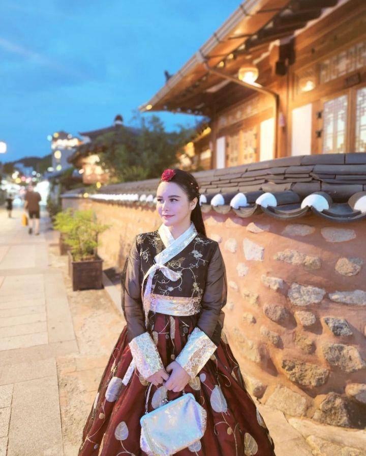 potret liburan Tintin Rayner ke Korea (instagram.com/tintinrayner_athome)