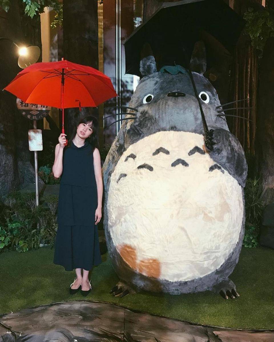 Koleksi dress Laura Basuki (instagram.com/laurabas)