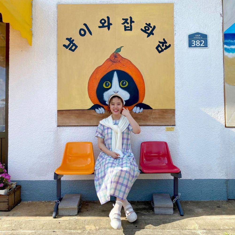 Kim Hyang Gi (instagram.com/kimsmell1)
