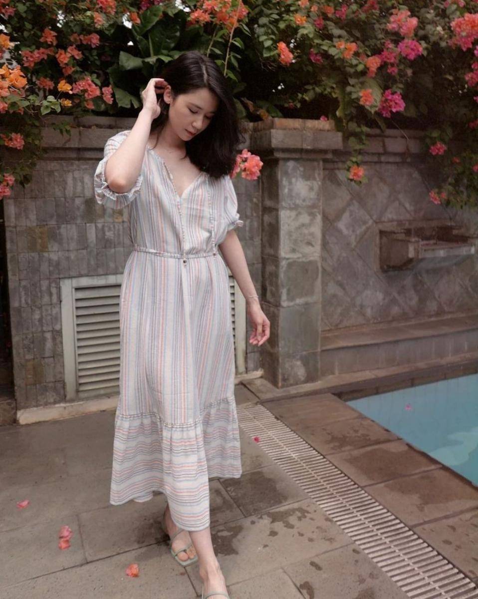 Koleksi dress Laura Basuki (instagram.com/laurabas)