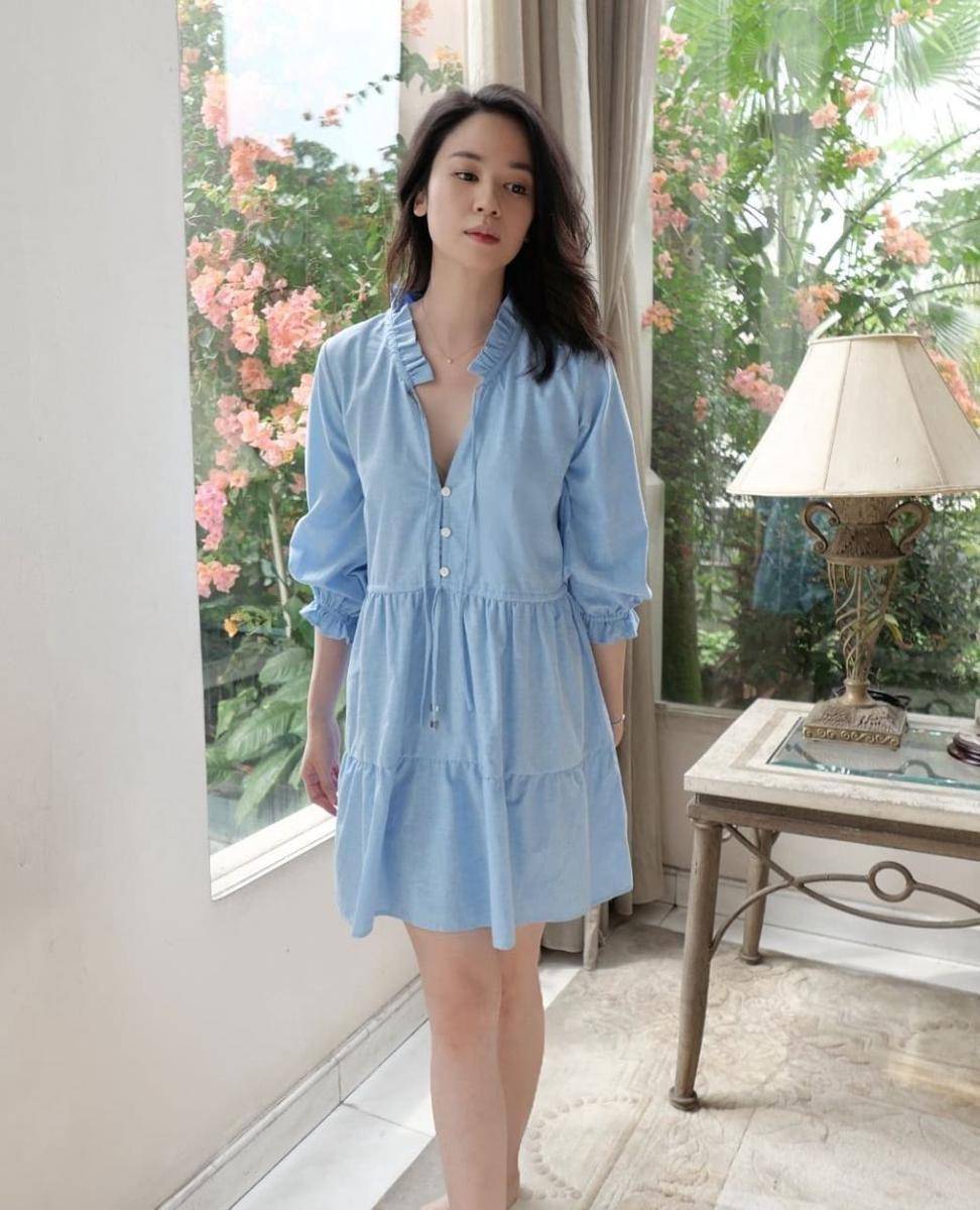 Koleksi dress Laura Basuki (instagram.com/laurabas)