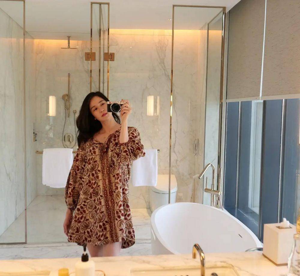 Koleksi dress Laura Basuki (instagram.com/laurabas)