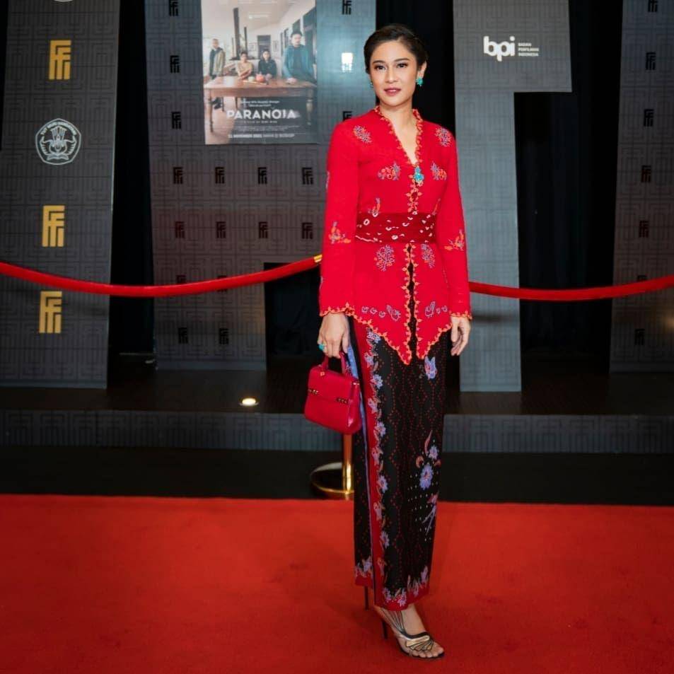 Dian Sastro Wardoro dalam balutan kebaya (instagram.com.therealdisastr)