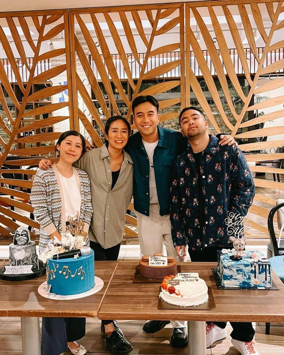 potret Vidi Aldiano bareng sahabat (instagram.com/vidialdiano)