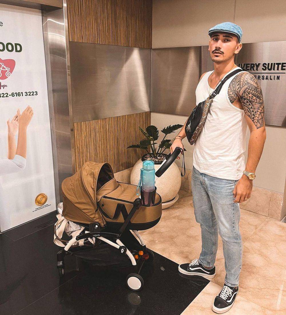 Vincent Verhaag dan buah hati (instagram.com/v.andrianto)