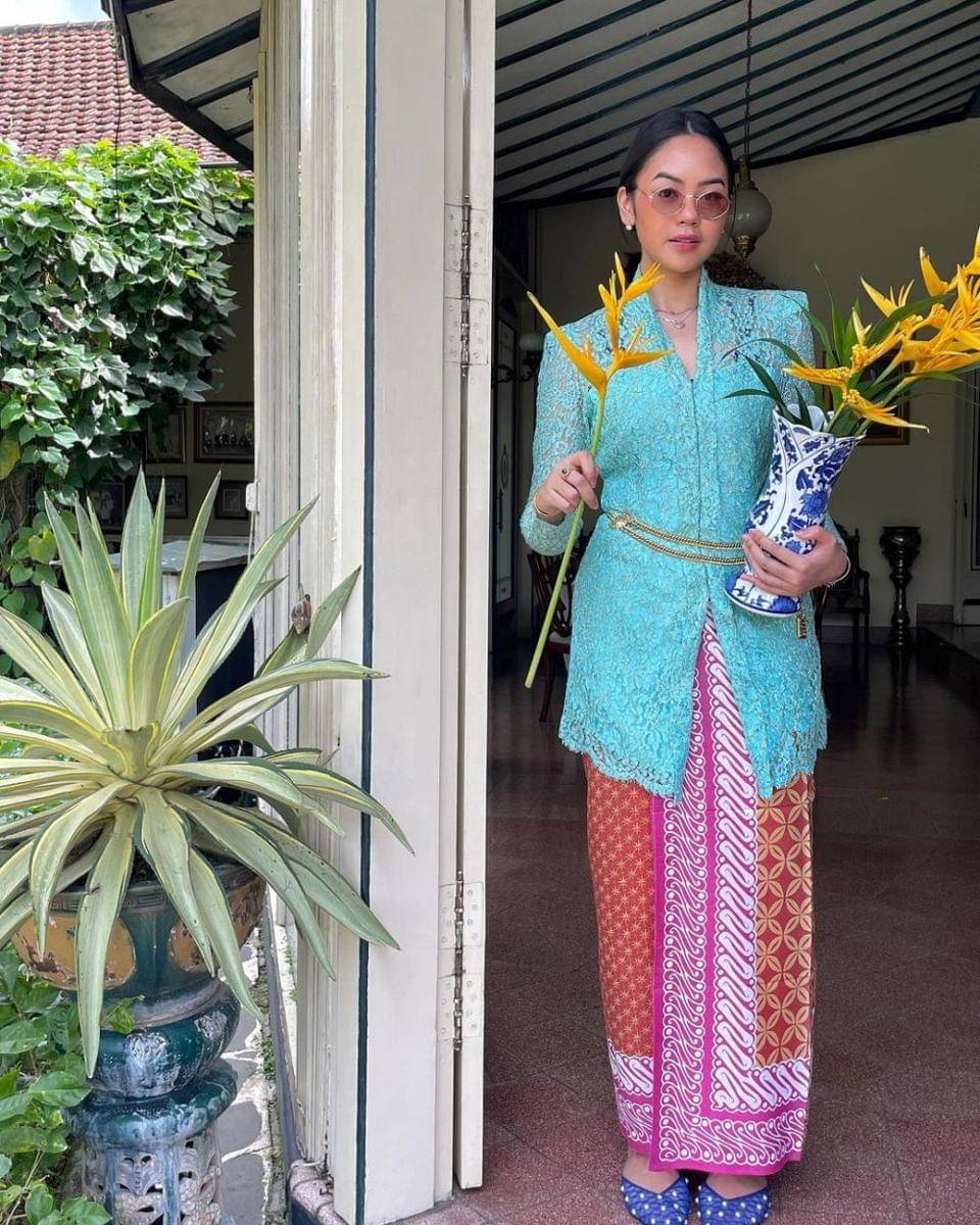 Rania Maheswari Yamin mengenakan kebaya (instagram.com/raniaayamin)