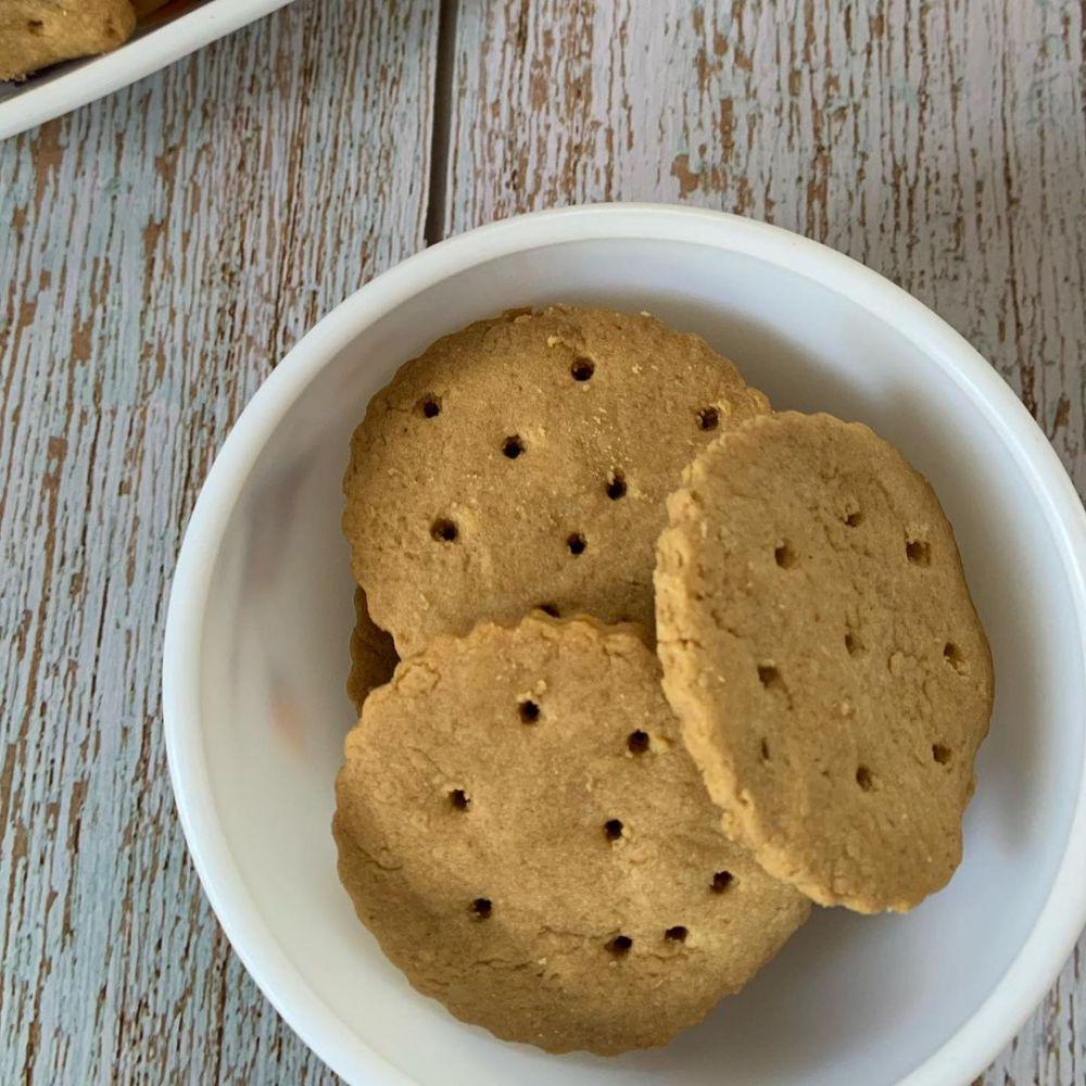 biskuit gandum (instagram.com/neerubakes)