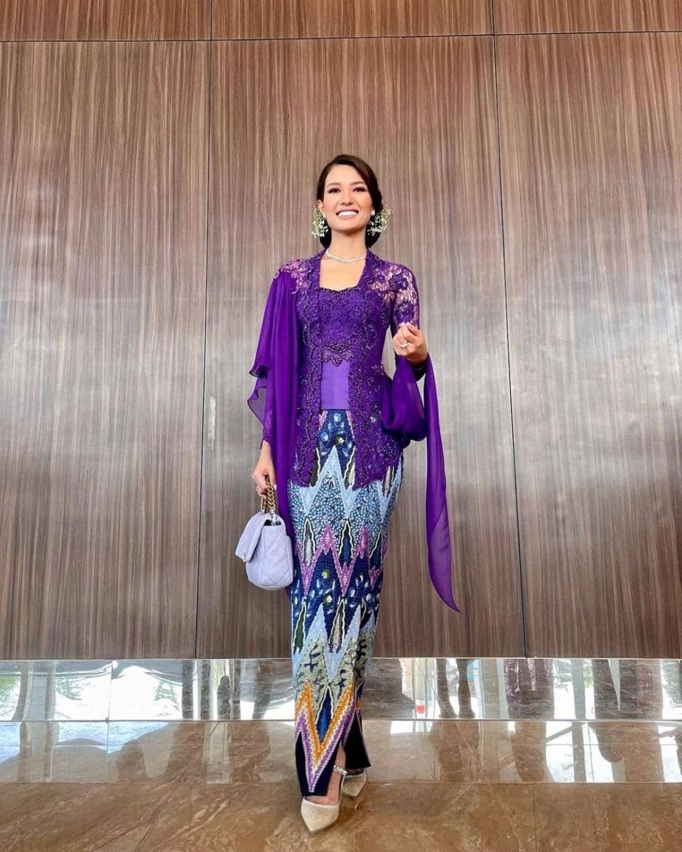 Kebaya ala Duma Riris (instagram.com/duma_riris)