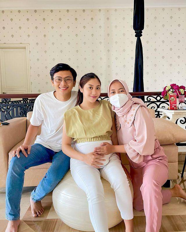 Winona Willy dan suami jalani hypnobirthing (instagram.com/nonawilly16)