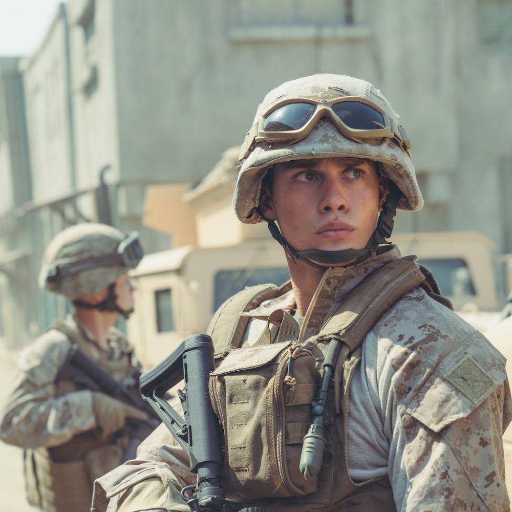 potret Nicholas Galitzine dalam film Purple Hearts (instagram.com/nicholasgalitzine)