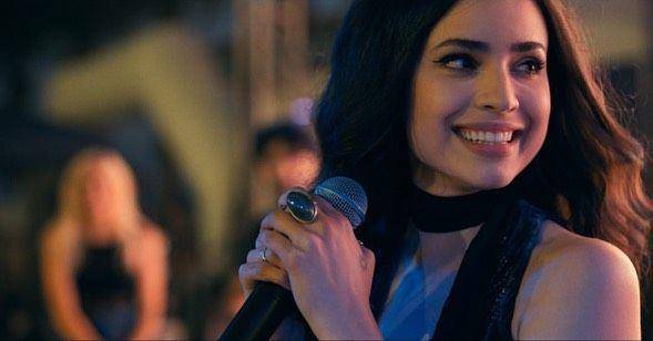 potret Sofia Carson dalam film Purple Hearts (instagram.com/purpleheartsources)