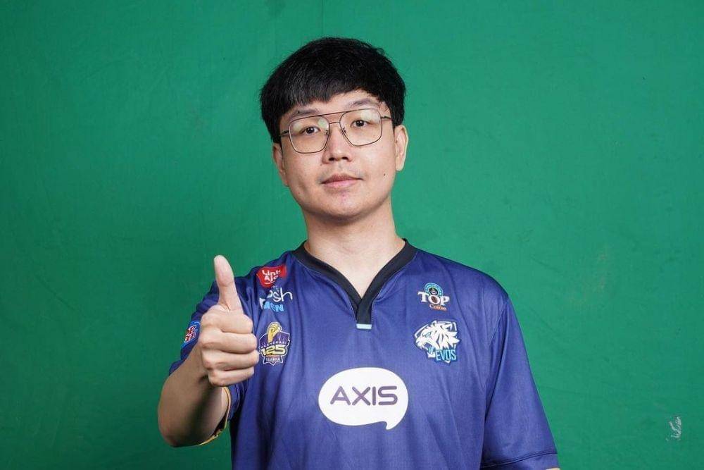 Bjorn Ong (instagram.com/z3zeys)