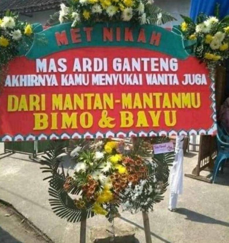 karangan bunga kocak (instagram.com/recehtapiviral)