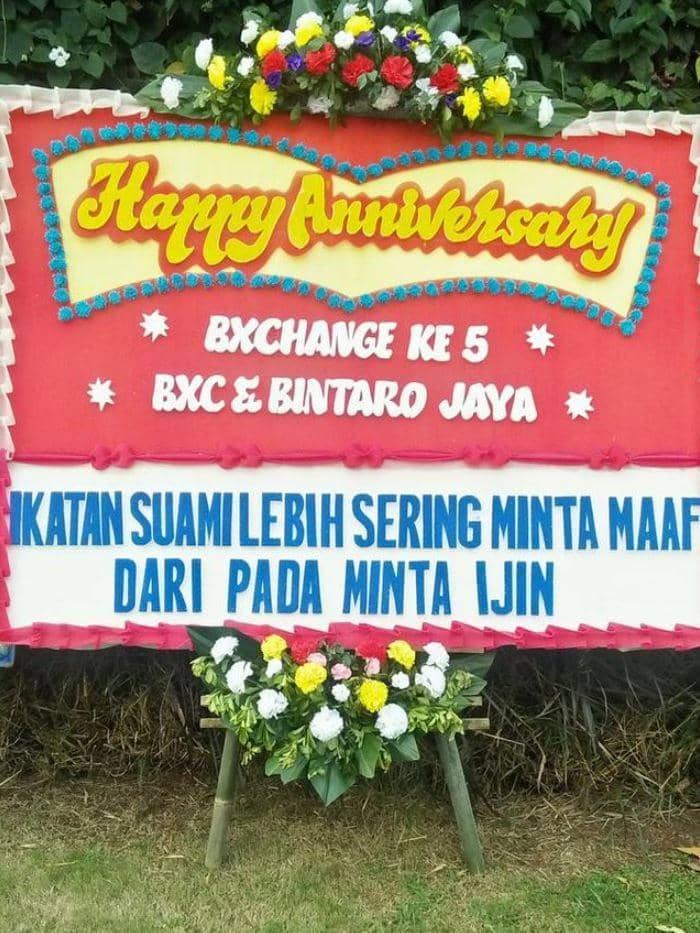 karangan bunga kocak (twitter.com/propagan7a)