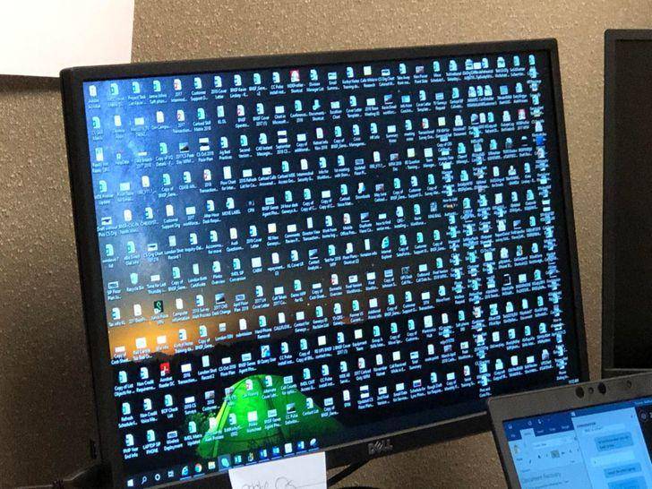 potret kelakuan aneh teman kantor (reddit.com/user/modrid81)