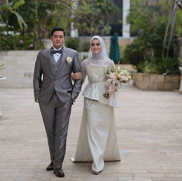 inspirasi wedding dress ala Rikawirtjes (instagram.com/rikawirtjes)